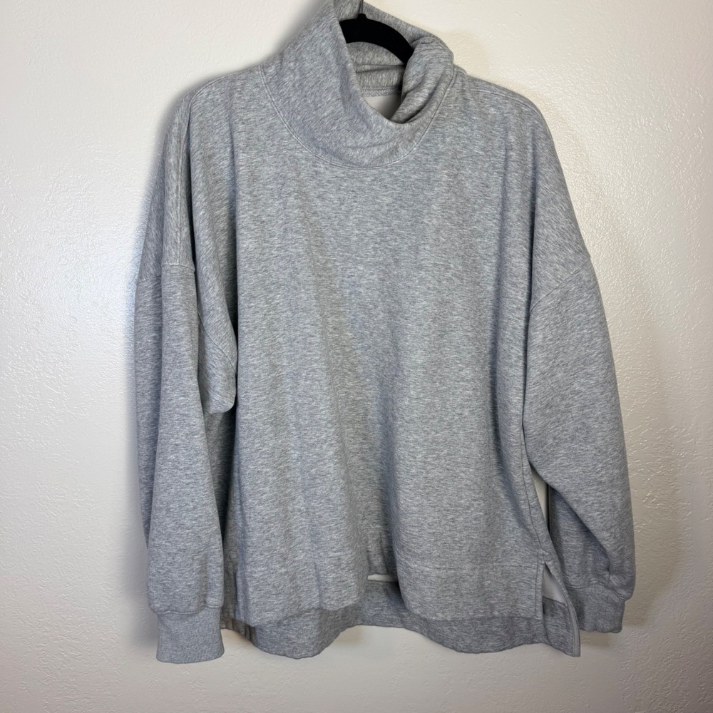 Fabletics Womens L Heather Gray Funnel Neck Oversized Sweatshirt Side Slits Cozy